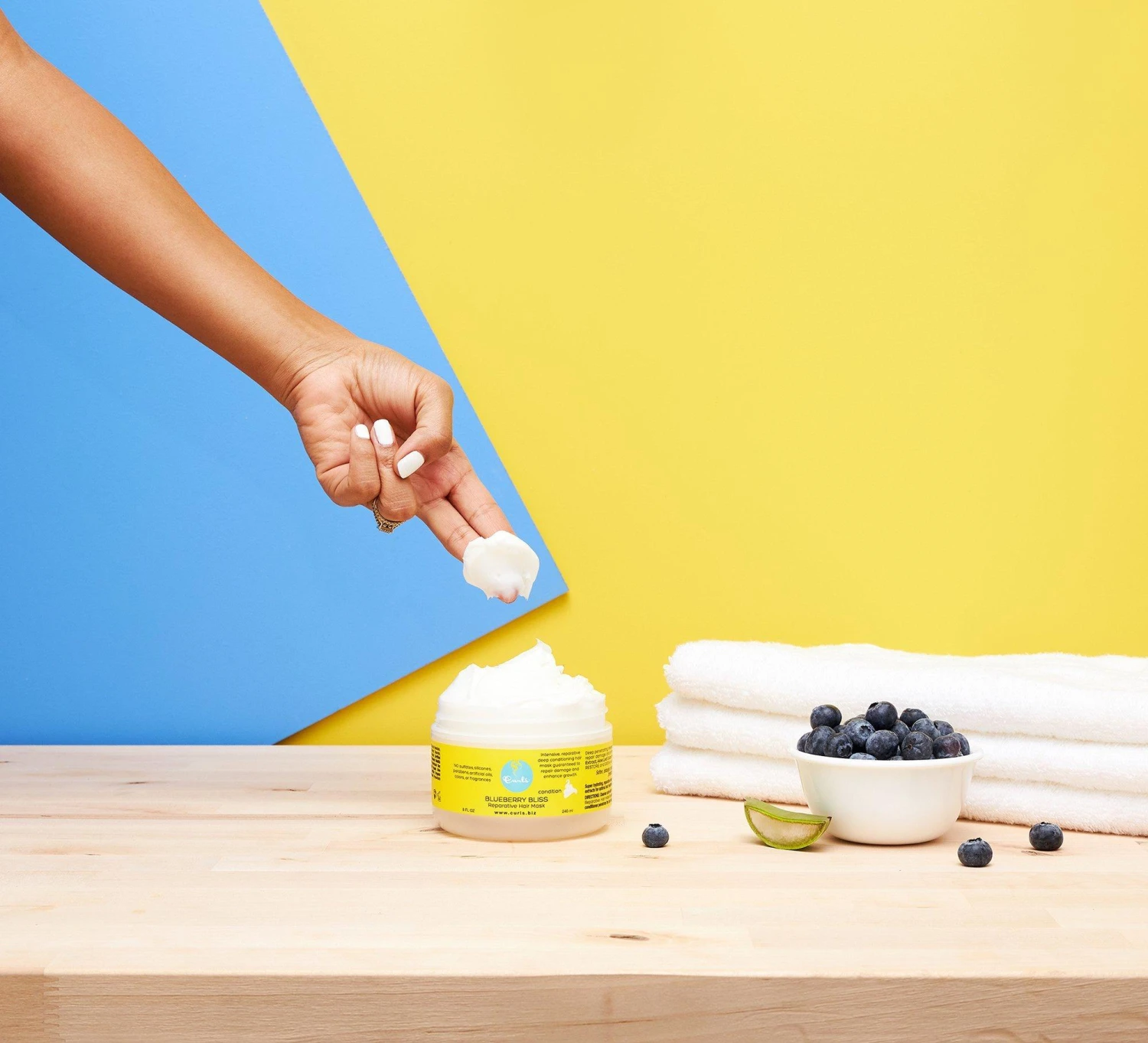 BLUEBERRY BLISS REPARATIVE HAIR MASK 3 BLUEBERRY BLISS REPARATIVE HAIR MASK - Image 3