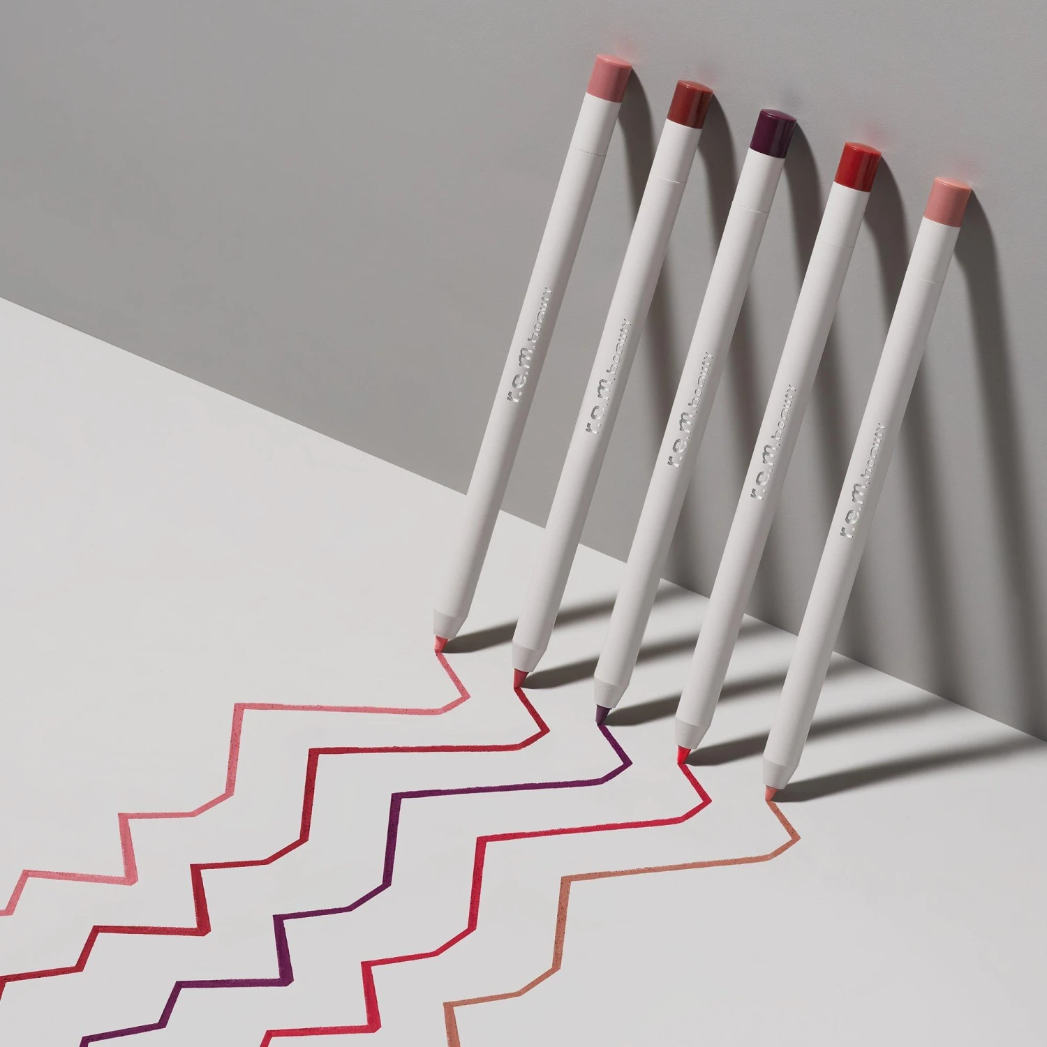 AT THE BORDERLINE LIP LINER PENCIL 6 AT THE BORDERLINE LIP LINER PENCIL - Image 6