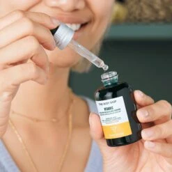 The Body Shop VITAMIN C GLOW REVEALING SERUM -Cosmetics Store 2598508cm alt02