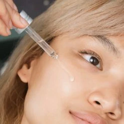 The Body Shop VITAMIN C GLOW REVEALING SERUM -Cosmetics Store 2598508cm alt03