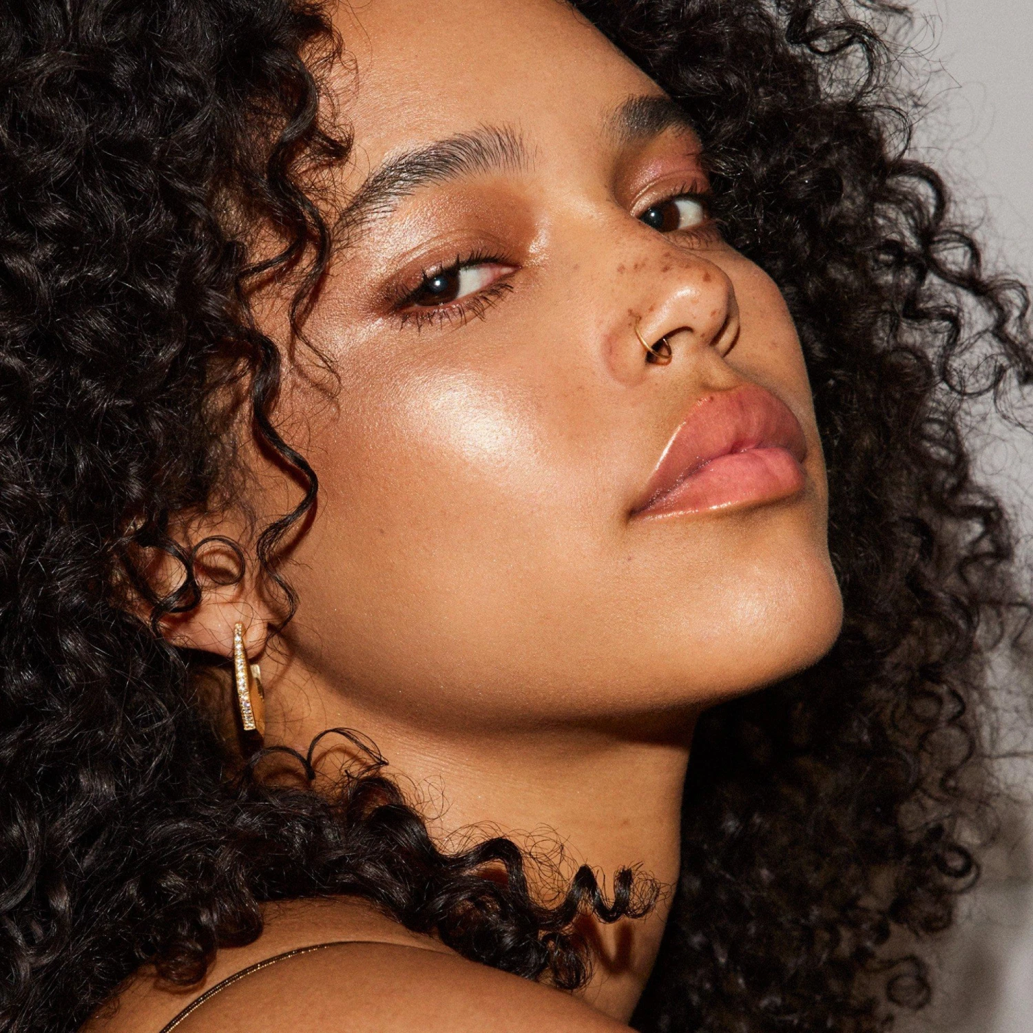 GLOSS BOMB ICE COOLING LIP LUMINIZER 4 GLOSS BOMB ICE COOLING LIP LUMINIZER - Image 4